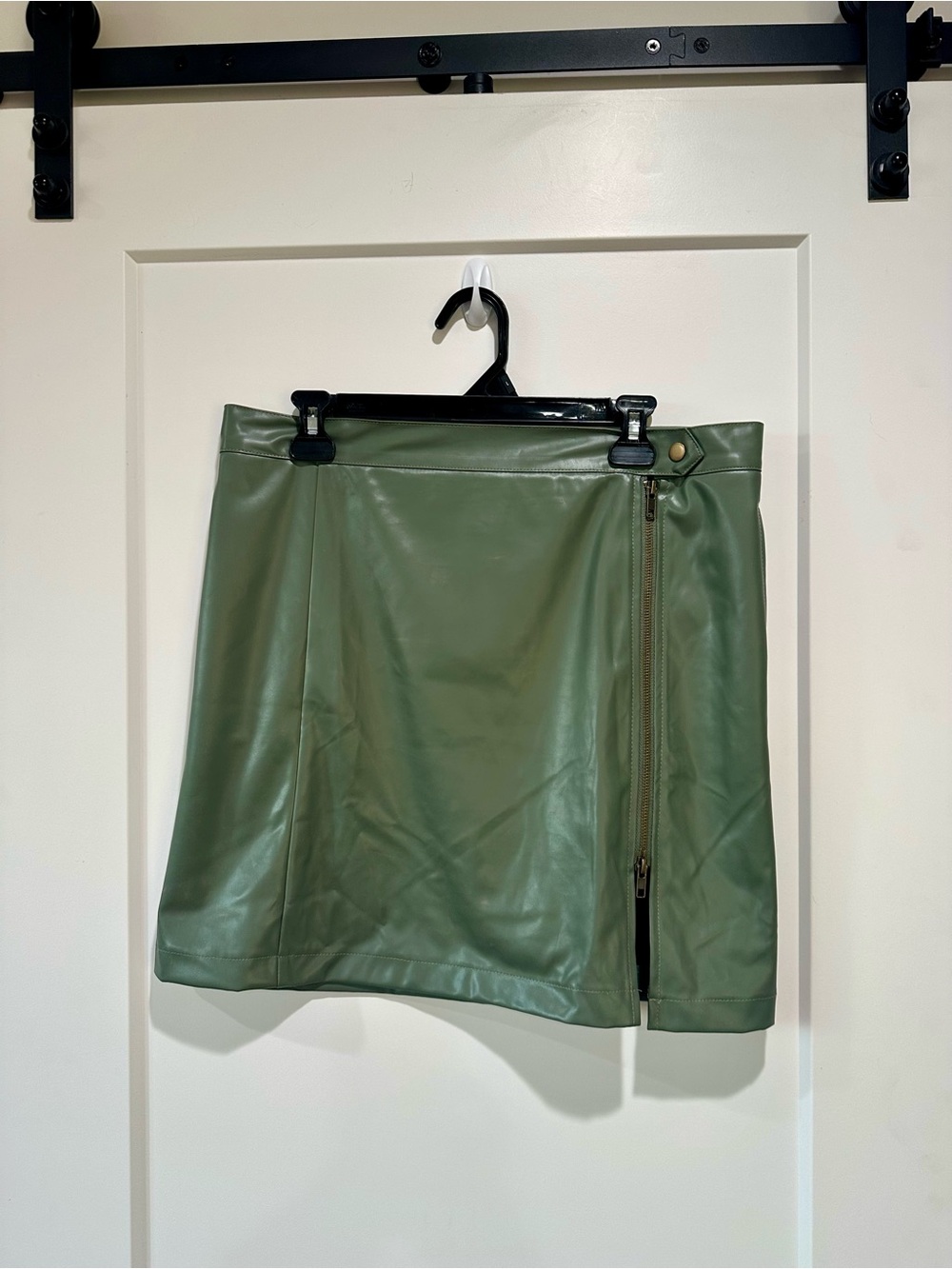 White Birch Olive Green Faux Leather Moto Mini Skirt XL Asymmetrical Zip